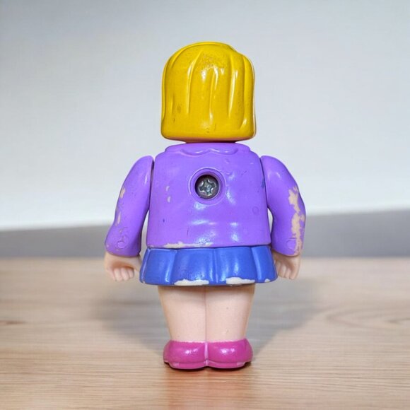 Vintage 1970s Dollhouse Girl Woman Daughter Figure 3" - Picture 3 of 4